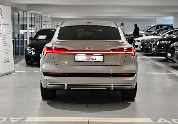 Audi e-tron cena 374900 przebieg: 1300, rok produkcji 2021 z Strzelno małe 466
